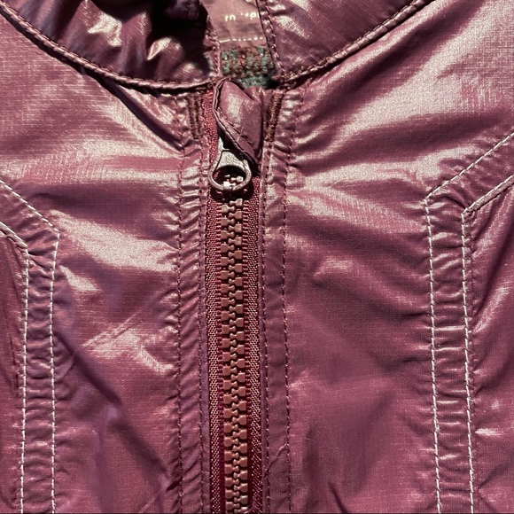 Oiselle Windbreaker - Picture 2 of 6